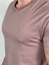 Carregar imagem no visualizador da galeria, Camiseta SK Básica - Bordado - Marrom
