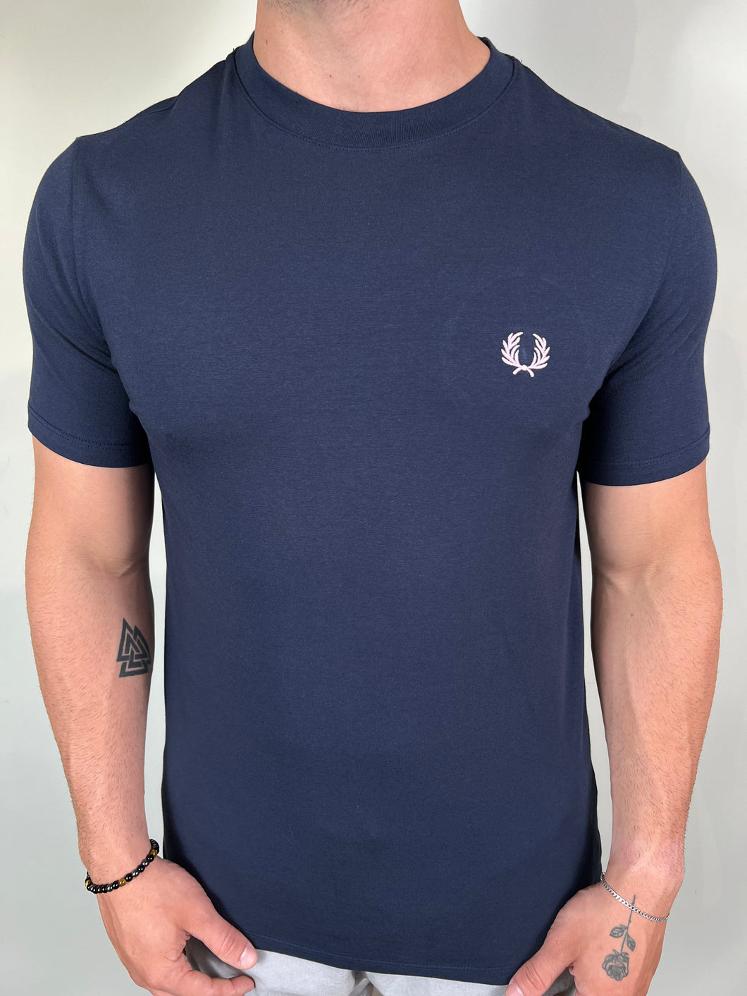 Camiseta FP Básica - Azul Marinho Logo Rosa Bordado