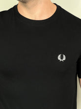 Carregar imagem no visualizador da galeria, Camiseta FP Básica - Preto Logo Branco Bordado
