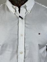 Carregar imagem no visualizador da galeria, Camisa Social TH Oxford - M/C - Branco
