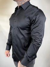 Carregar imagem no visualizador da galeria, Camisa Social HB Acetinada - M/L - Preto
