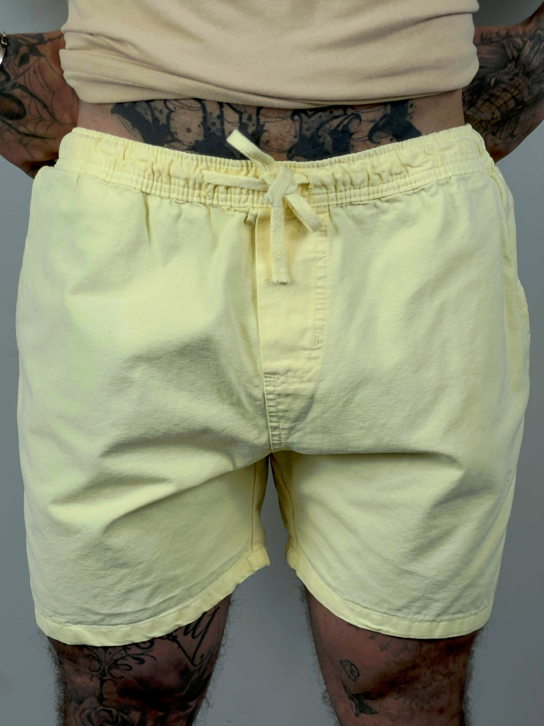 Short Sarja ARM Curto - Amarelo
