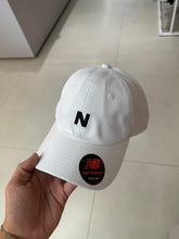 Carregar imagem no visualizador da galeria, Boné New Balance - Branco
