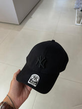 Carregar imagem no visualizador da galeria, Boné New York - Preto
