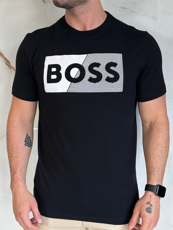 Camiseta Estampada Boss - Preto Logo Listra Centro