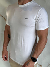 Carregar imagem no visualizador da galeria, Camiseta Básica DL - Branco Logo Escrito
