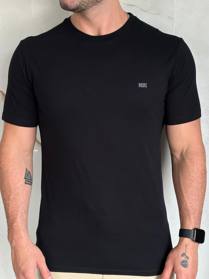Camiseta Básica DL - Preto Logo Escrito