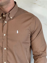 Carregar imagem no visualizador da galeria, Camisa Social RL Quadriculada M/L - Caqui Logo Branco
