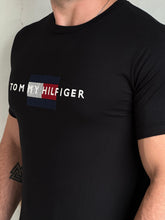 Carregar imagem no visualizador da galeria, Camiseta Estampada TH - Preto Dtlh Centro
