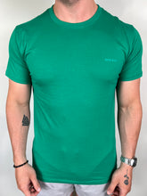 Carregar imagem no visualizador da galeria, Camiseta DSL Básica - Verde Bandeira
